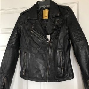 NWT Beautiful Edgy Leather Motorcycle Moto Biker jacket with quilting
